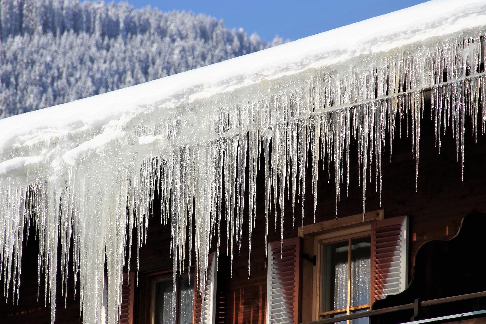 seamless gutters in snow